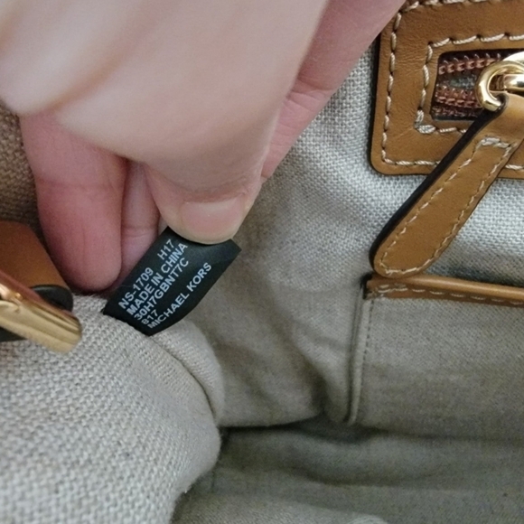 Like new Rare Michael Kors shoulder bag basket shape bag - Picture 10 of 10